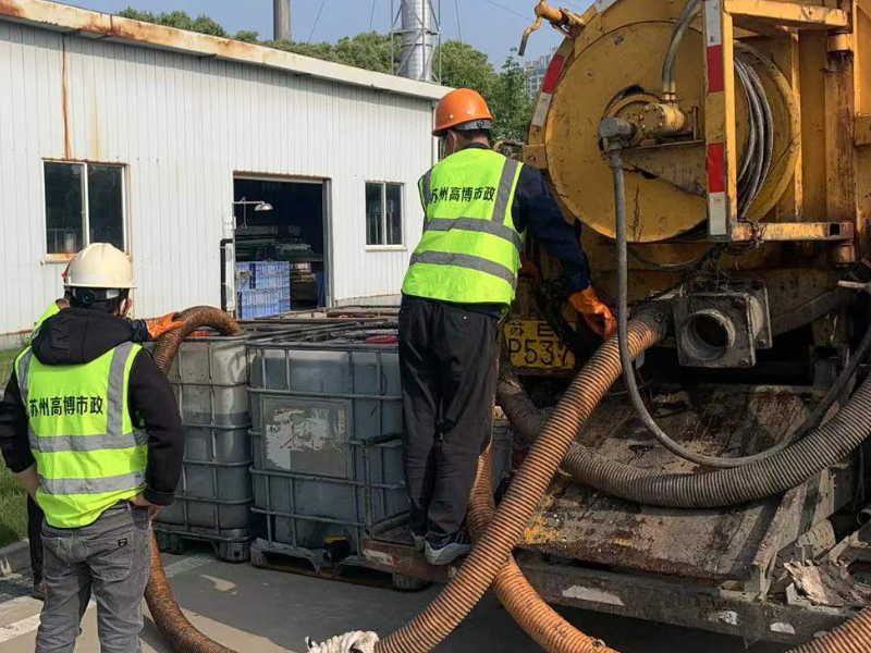 雨花区玉兰路疏通菜池维修浴霸疏通厕所通常10分钟到